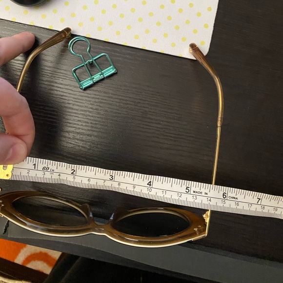 ๐ฆ LV Amber Cat Eye Sunglasses - Picture 11 of 15